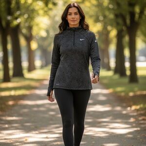 Nike Pro Hyper-warm long sleeve half-zip pullover top Size Medium